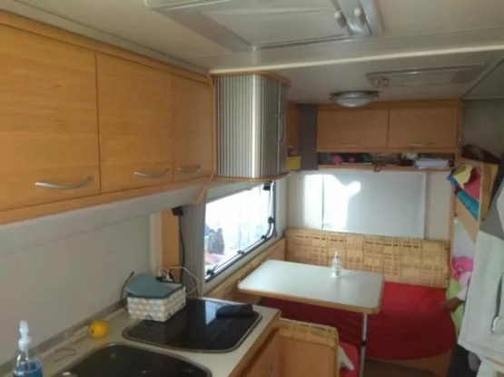                         Knaus blue line przyczepa kempingowa 7-osobowa, łóżka piętrowe, stan idealny - zdjęcie 5
                        