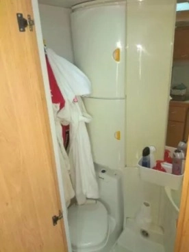                         Knaus blue line przyczepa kempingowa 7-osobowa, łóżka piętrowe, stan idealny - zdjęcie 6
                        