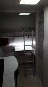                         Przyczepa kempingowa Dethleffs RM2A + przedsionek - zdjęcie 3
                        