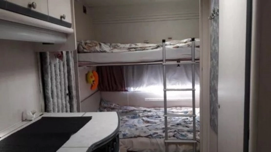                         Przyczepa kempingowa Dethleffs RM2A + przedsionek - zdjęcie 5
                        