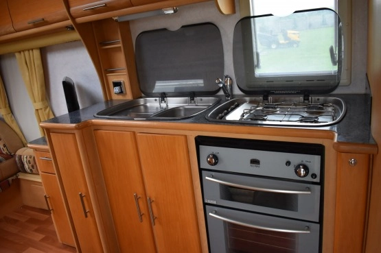                         Elddis Crusader Hurricane 2/3 os. osobny prysznic WC super stan PL - zdjęcie 14
                        