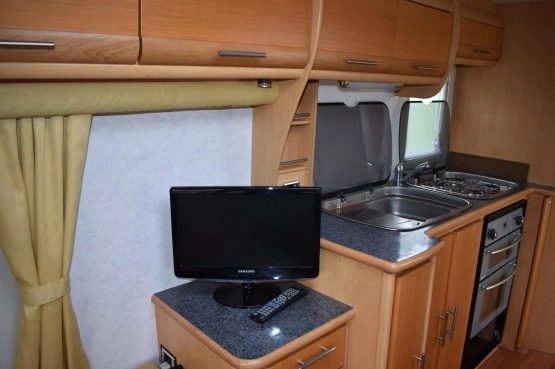                         Elddis Crusader Hurricane 2/3 os. osobny prysznic WC super stan PL - zdjęcie 15
                        