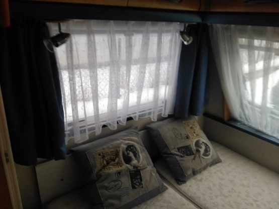                         Hobby De Luxe 400 - zdjęcie 33
                        