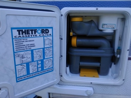                         Hobby De Luxe 400 - zdjęcie 3
                        