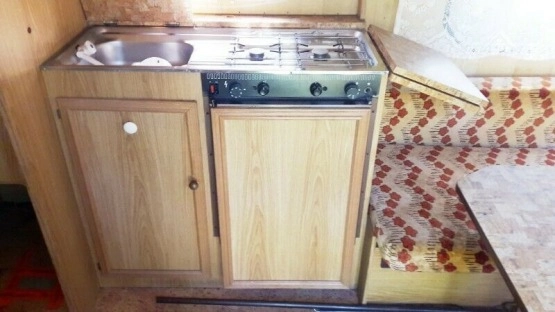                         Przyczepa kempingowa stacjonarna - Wilk Safari ok. 1990 + PRZEDSIONEK - zdjęcie 4
                        