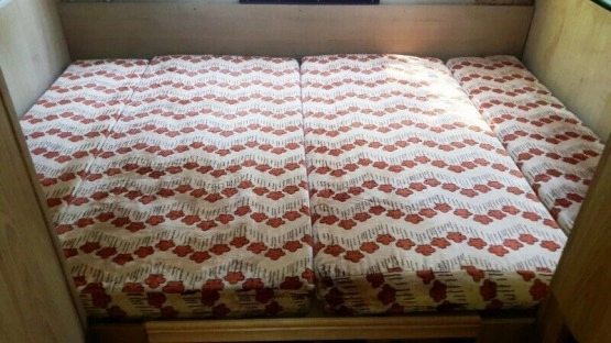                         Przyczepa kempingowa stacjonarna - Wilk Safari ok. 1990 + PRZEDSIONEK - zdjęcie 6
                        