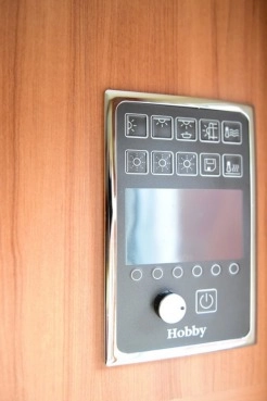                         Przyczepa Hobby rok 2015 jeszcze na gwarancji !!! - zdjęcie 10
                        