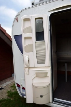                         Przyczepa Hobby rok 2015 jeszcze na gwarancji !!! - zdjęcie 14
                        