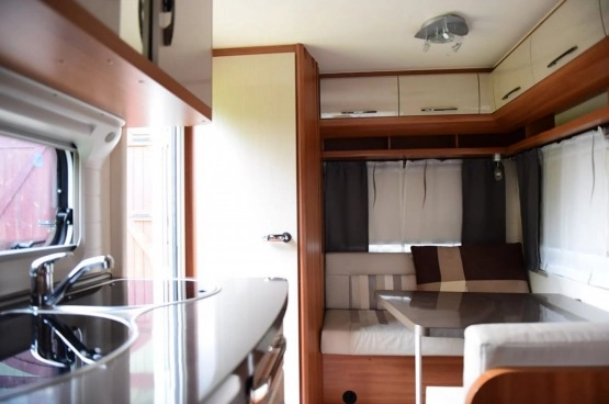                         Przyczepa Hobby rok 2015 jeszcze na gwarancji !!! - zdjęcie 9
                        