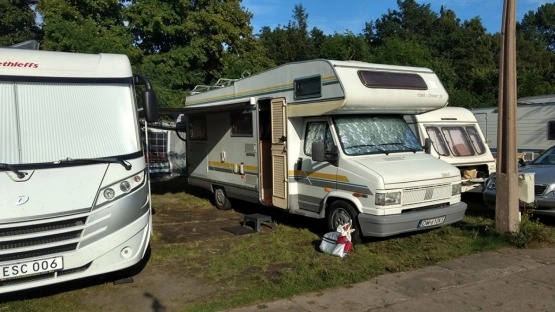                         Kamper Fiat Ducato Fendt 2,5 td, solary - zdjęcie 1
                        