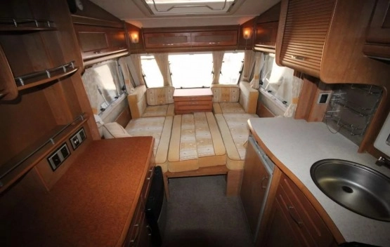                         Przyczepa Bessacarr z 2005 roku - zdjęcie 15
                        