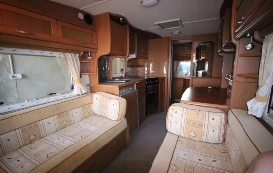                         Przyczepa Bessacarr z 2005 roku - zdjęcie 16
                        