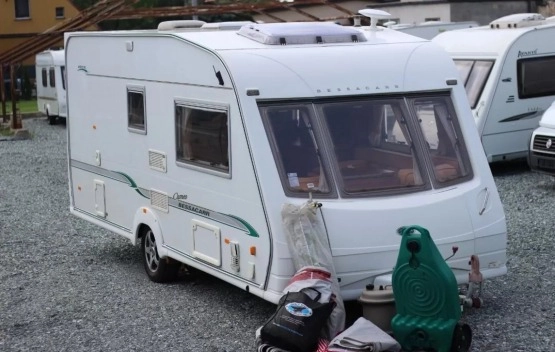                         Przyczepa Bessacarr z 2005 roku - zdjęcie 1
                        