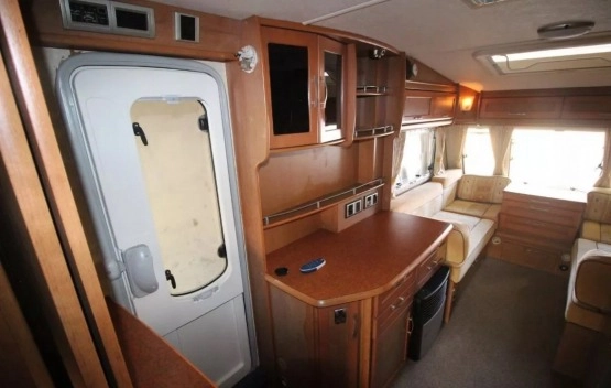                         Przyczepa Bessacarr z 2005 roku - zdjęcie 6
                        