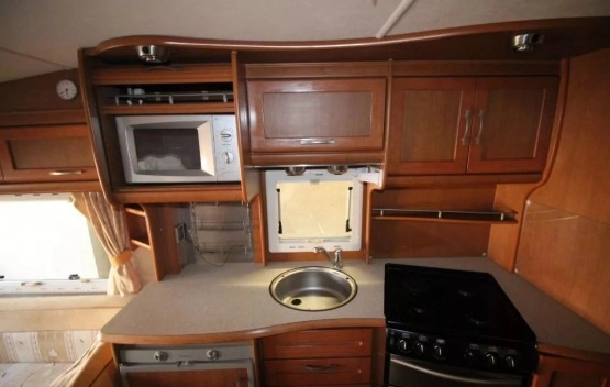                         Przyczepa Bessacarr z 2005 roku - zdjęcie 8
                        