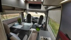                         Kamper Peugeot Boxer - zdjęcie 7
                        