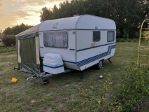                         Przyczepa Knaus 380 Komfort + przedsionek stan BDB - zdjęcie 10
                        