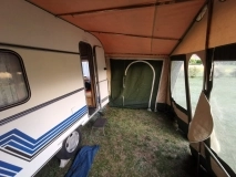                         Przyczepa Knaus 380 Komfort + przedsionek stan BDB - zdjęcie 9
                        