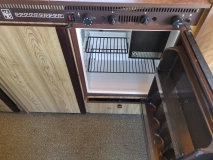                         Przyczepa Knaus 380 Komfort + przedsionek stan BDB - zdjęcie 8
                        