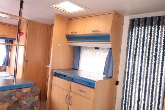                         Przyczepa kempingowa Hobby de lux 440 - zdjęcie 14
                        