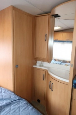                         Przyczepa kempingowa Hobby de lux 440 - zdjęcie 19
                        