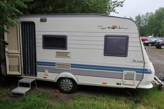                         Przyczepa kempingowa Hobby de lux 440 - zdjęcie 1
                        