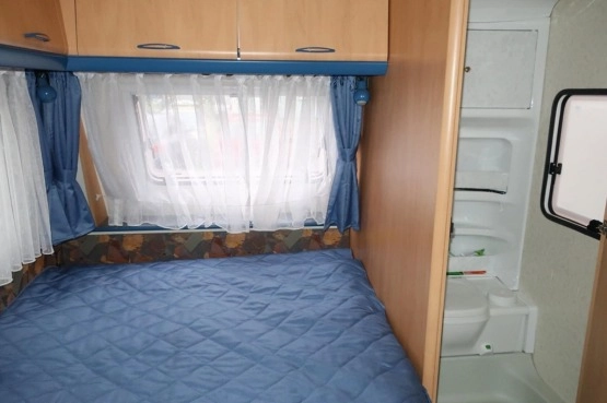                         Przyczepa kempingowa Hobby de lux 440 - zdjęcie 2
                        