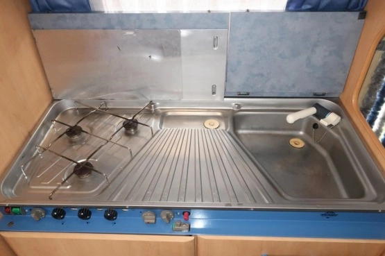                         Przyczepa kempingowa Hobby de lux 440 - zdjęcie 6
                        