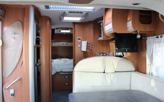                         Mercedes-Benz PILOTE Explorateur G743 - zdjęcie 10
                        