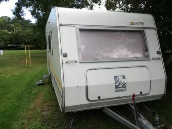                         Przyczepa kempingowa Knaus Country, 4-5 osobowa z łóżkiem piętrowym. - zdjęcie 1
                        