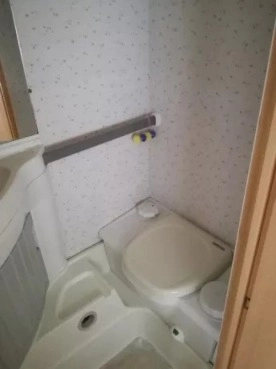                         Przyczepa kempingowa Knaus Country, 4-5 osobowa z łóżkiem piętrowym. - zdjęcie 4
                        