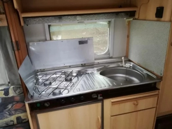                         Przyczepa kempingowa Knaus Country, 4-5 osobowa z łóżkiem piętrowym. - zdjęcie 7
                        