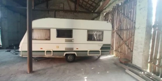                         Camping Chateau Calista wraz z pełnym przedsionkiem i  - zdjęcie 1
                        