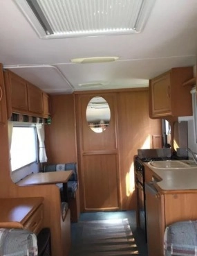                         Elddis AVONDALE RIALTO PRZYCZEPA Kempingowa AVONDALE RIALTO Super Stan Polecam - zdjęcie 11
                        