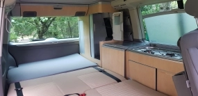                         Sprzedam kampera VW California Comfortline Hochdach - zdjęcie 2
                        