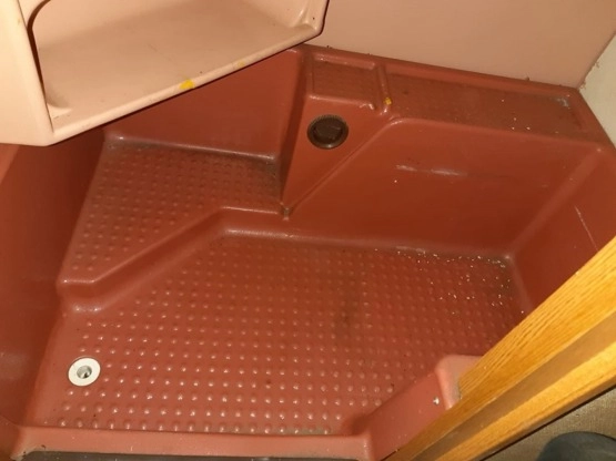                         KEMPING SZROT Łazienka z przyczepy HOBBY 1986 rok TANIO - zdjęcie 3
                        