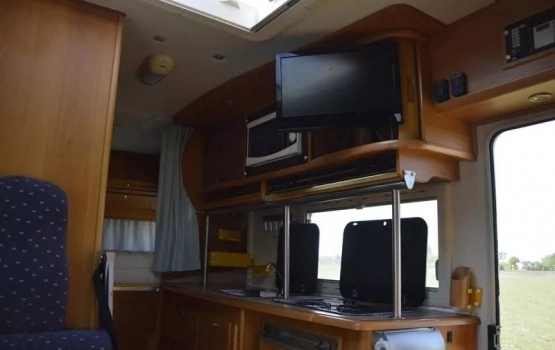                         Kamper Benimar 2003/2004 - zdjęcie 8
                        