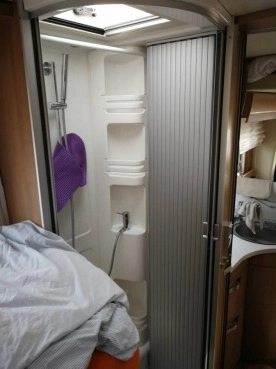                         Hymer 698 cl, fiat ducato, auto bv, 2 oddzielne łóżka - zdjęcie 7
                        