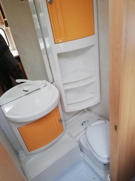                         Przyczepa kempingowa zarejestrowana, z WC - zdjęcie 5
                        