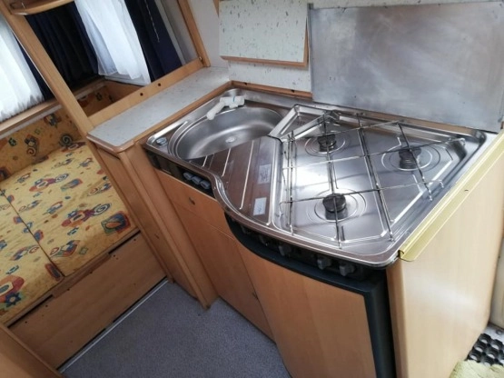                         Przyczepa kempingowa zarejestrowana, z WC - zdjęcie 8
                        