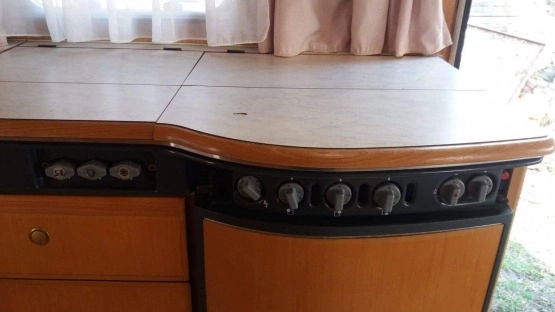                         DETHLEFFS RG5 Przestronna! Zarejestrowana! 4-5 osób z WC! Przedsionek - zdjęcie 9
                        