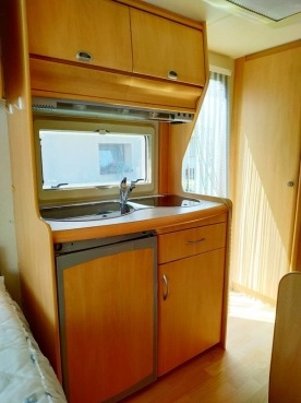                         Hobby De Luxe 2002 rok, przyczepa kempingowa, ciepła woda - zdjęcie 8
                        