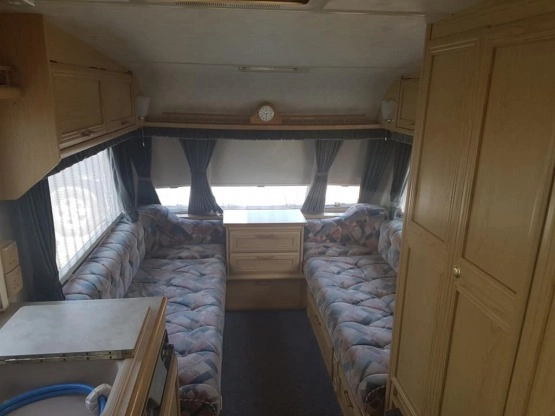                         Kemping Compass z namiotem - zdjęcie 5
                        