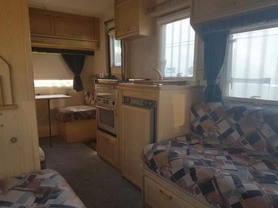                         Kemping Compass z namiotem - zdjęcie 6
                        