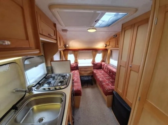                         Przyczepa kempingowa Elddis Avante 505 - zdjęcie 3
                        