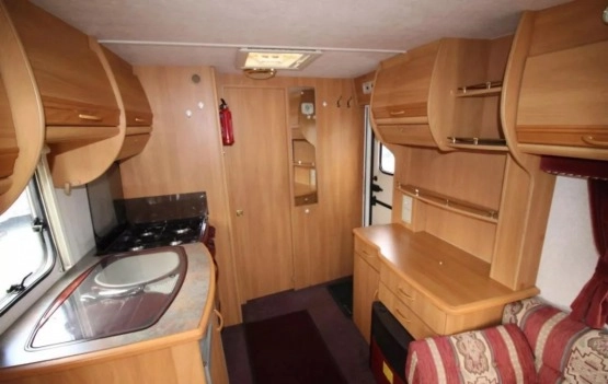                         Swift Przyczepa Kempingowa 2002 rok - zdjęcie 13
                        