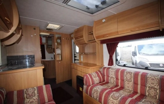                         Swift Przyczepa Kempingowa 2002 rok - zdjęcie 18
                        