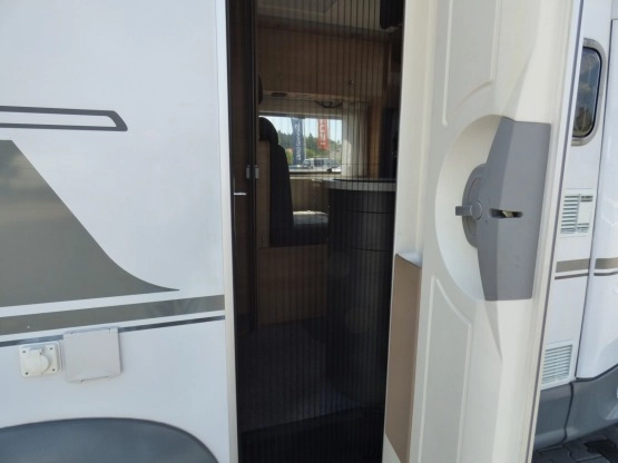                         Fiat Ducato / nadbudowa KNAUS - zdjęcie 17
                        