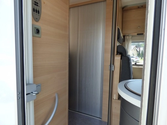                         Fiat Ducato / nadbudowa KNAUS - zdjęcie 7
                        