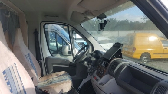                         Fiat Ducato III z 2008 roku - zdjęcie 2
                        